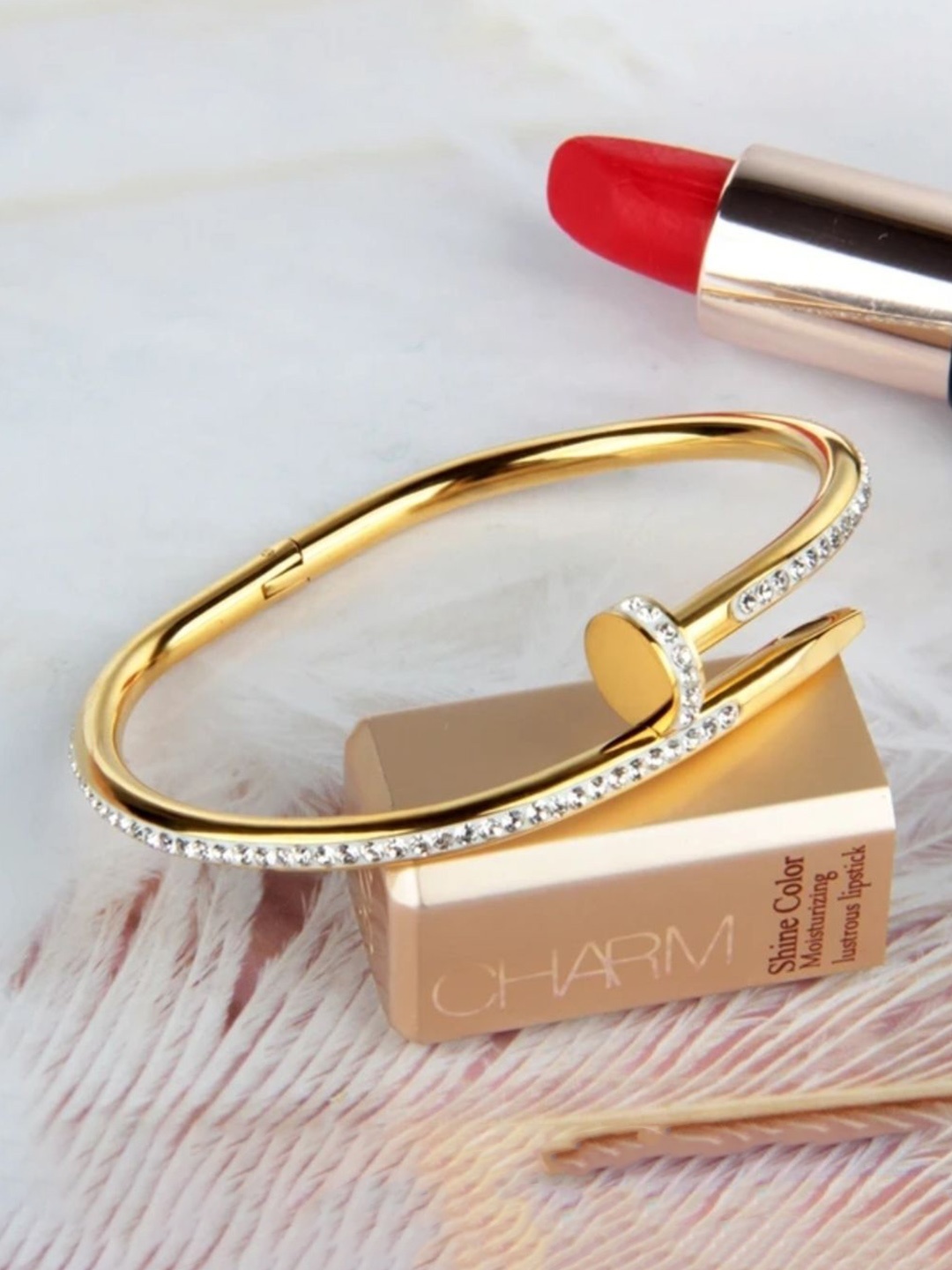 

V FASHION JEWELLERY Gold-Plated Stone Studded Bracelet