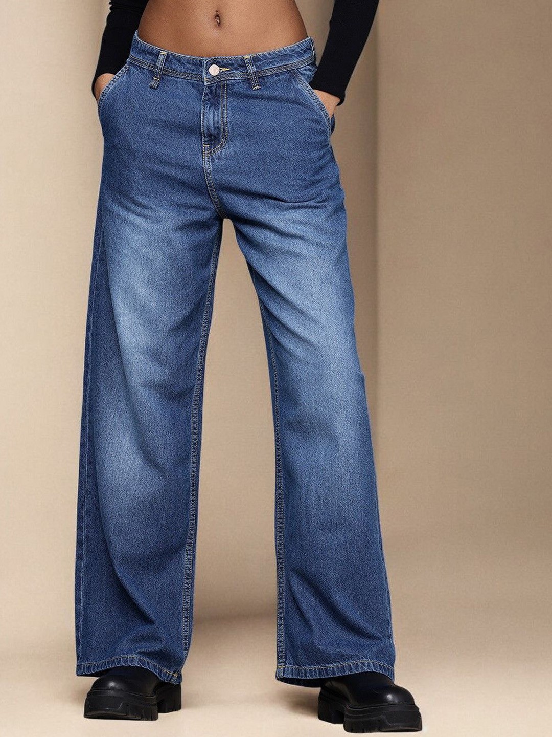 

The Roadster Lifestyle Co Women Pure Cotton Baggy Fit Low Rise Light Fade Jeans, Blue