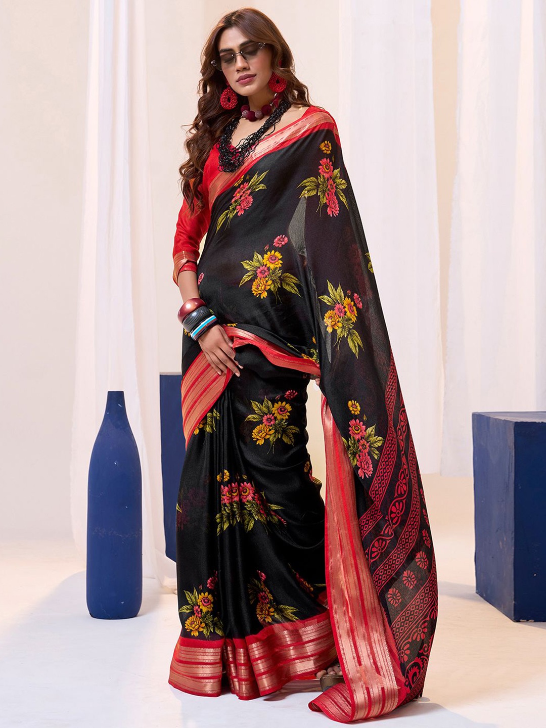 

Panzora Floral Zari Silk Blend Saree, Red