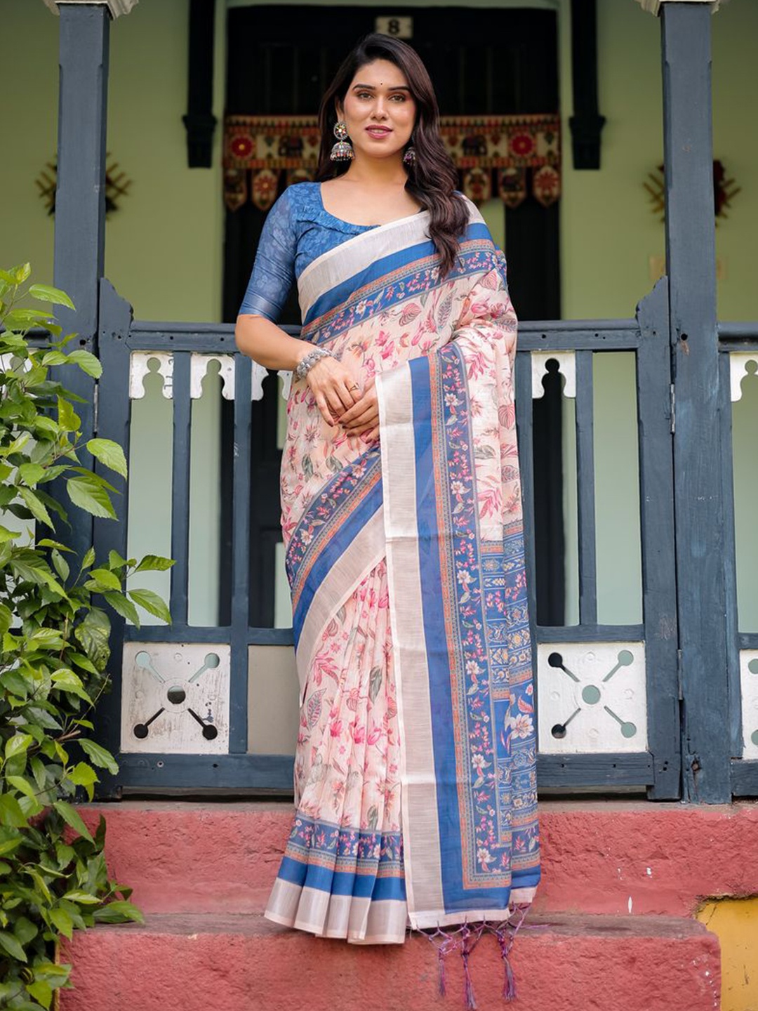 

VEERAX Floral Printed Pure Linen Designer Saree, Pink