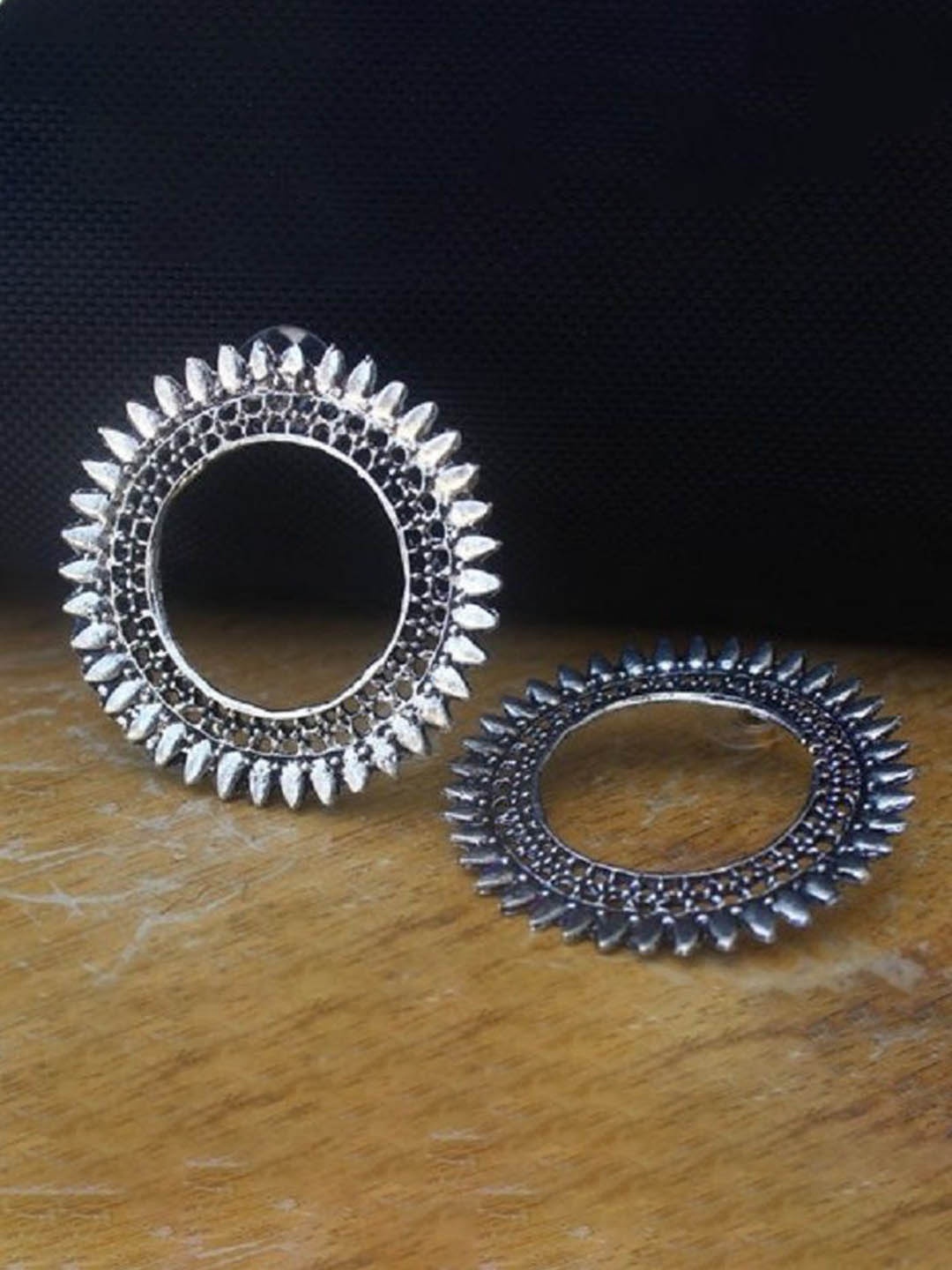 

JMBW INTERNATIONAL Contemporary Studs Earrings, Silver
