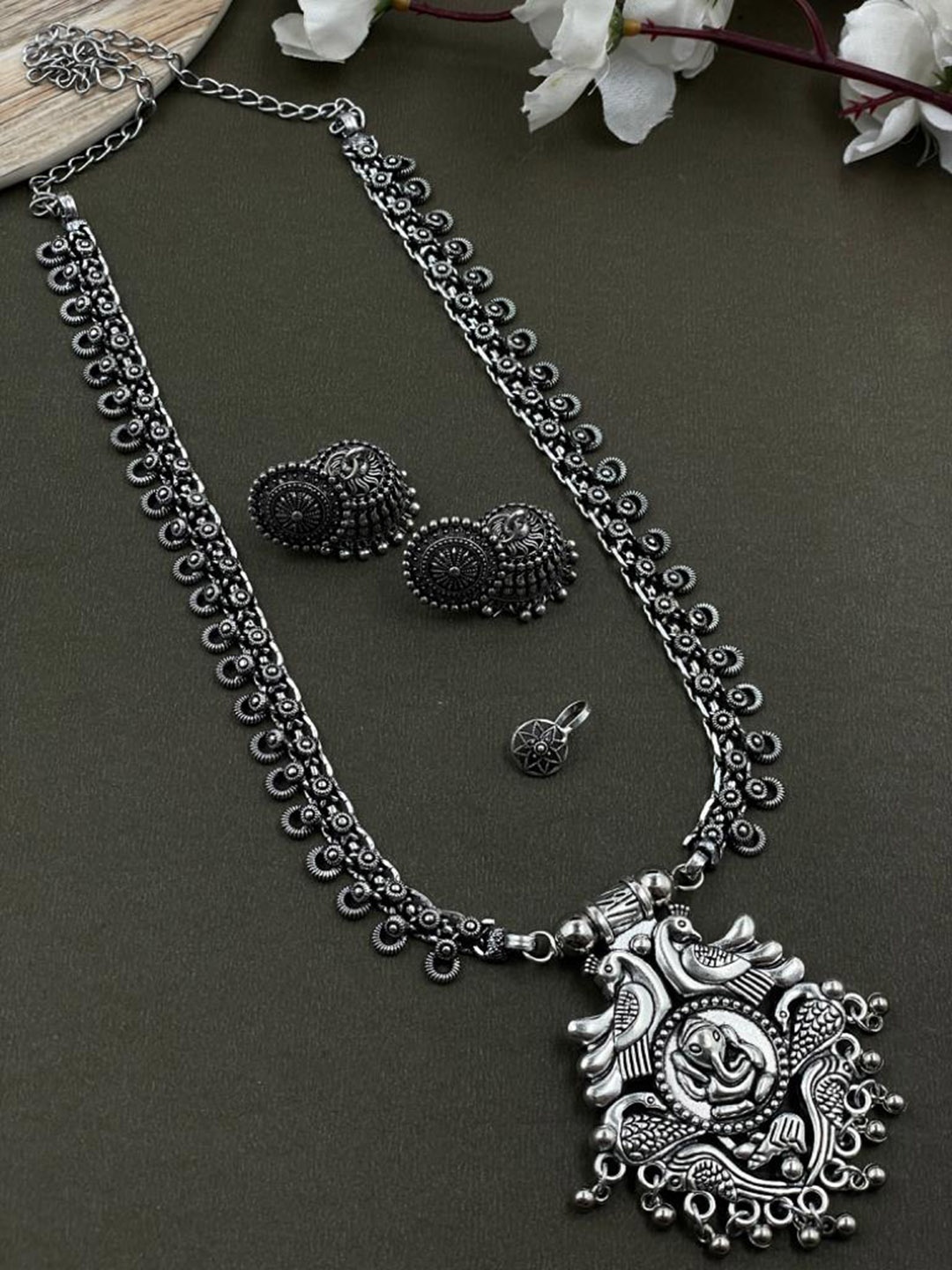 

NAMAN ARTS Devika Silver Plated Oxidised Jewellery Set