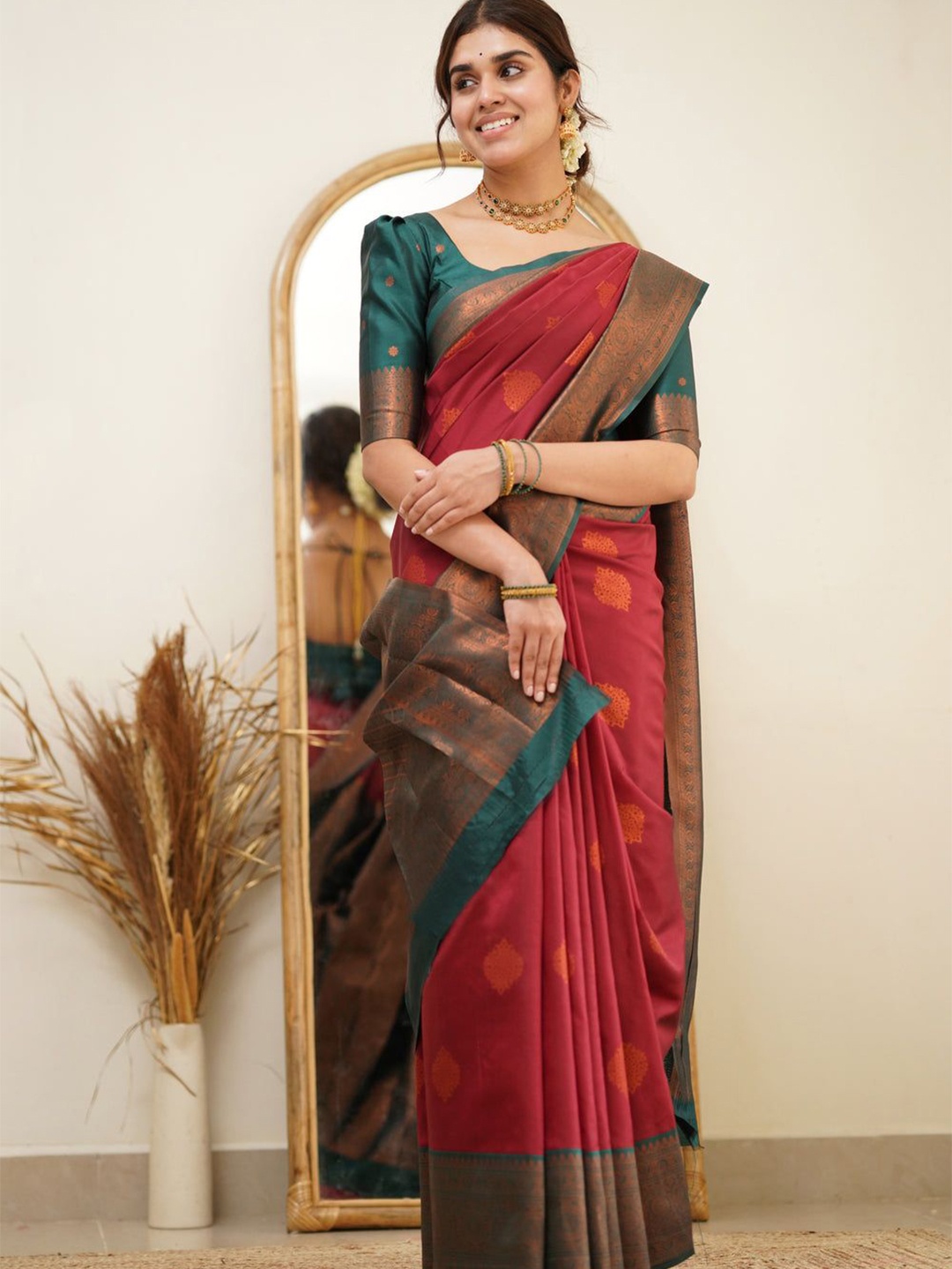 

Wuxi Ethnic Motifs Zari Pure Silk Banarasi Saree, Red