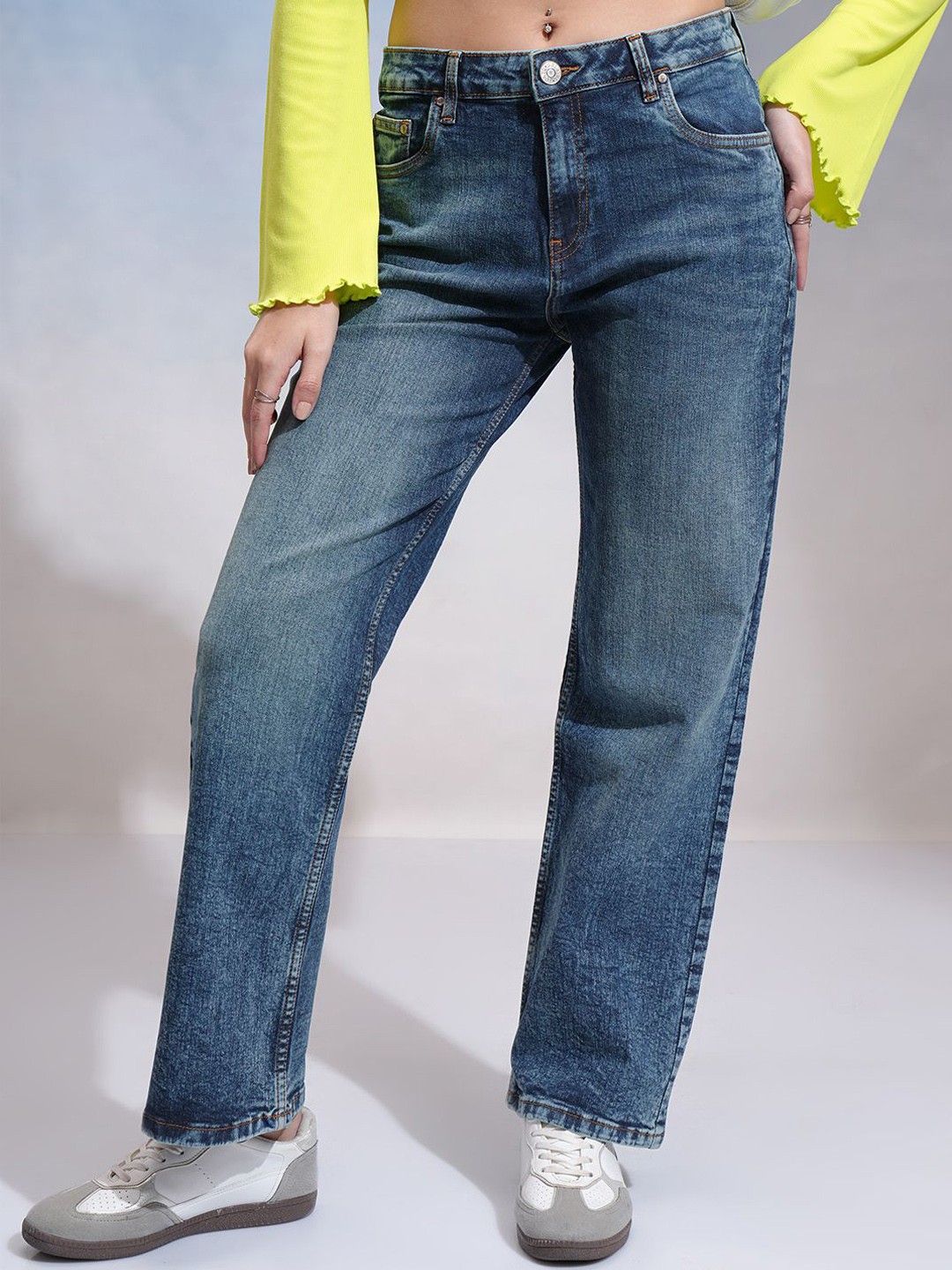 

Basics By Tokyo Talkies Women Straight Fit Light Fade Jeans, Blue