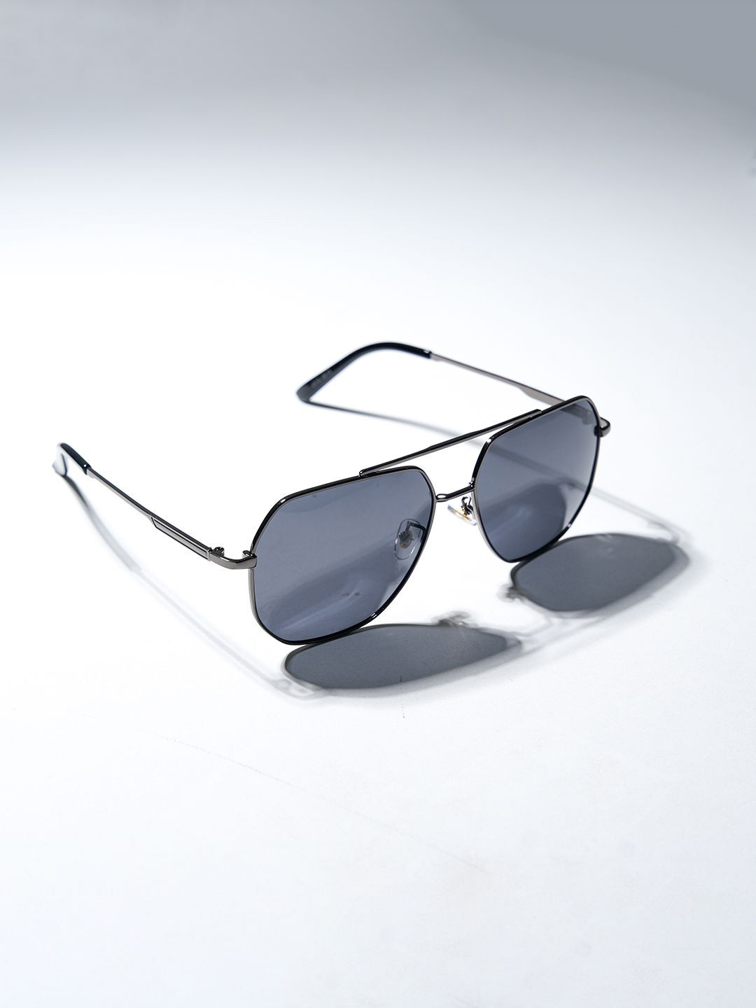 

CHOKORE Unisex Other Sunglasses with Polarised and UV Protected Lens, Black