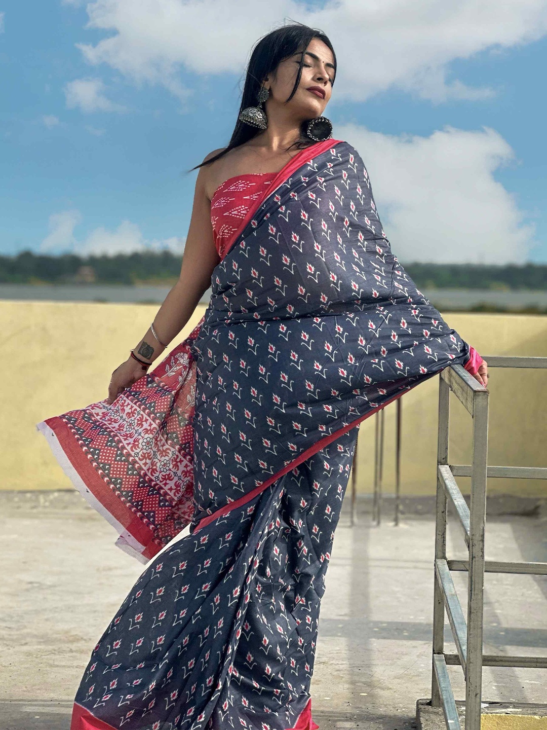 

HERE&NOW Pure Cotton Bagru Saree, Grey