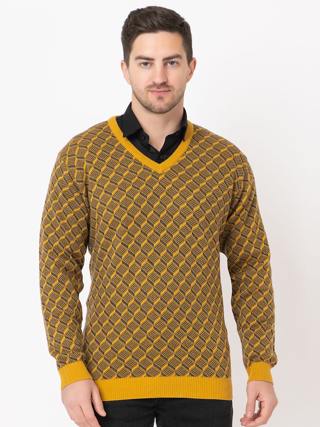 

BeriBlu Men Printed Pullover, Mustard