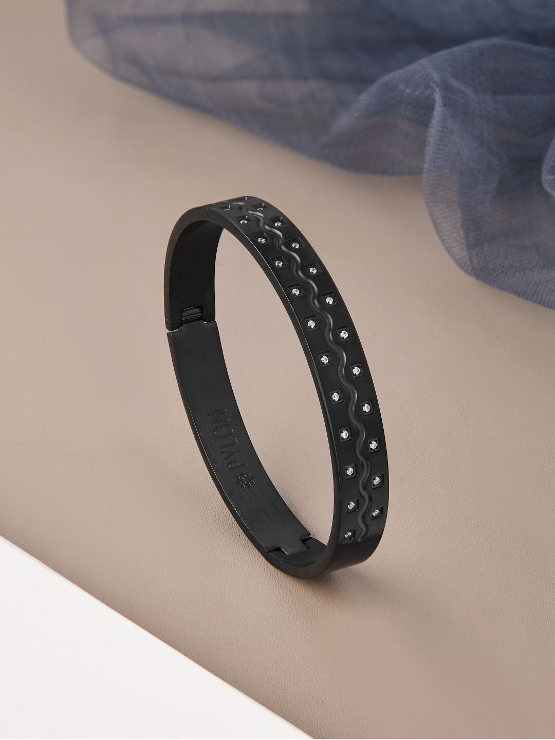 

PYLON Men American Diamond Kada Bracelet, Black