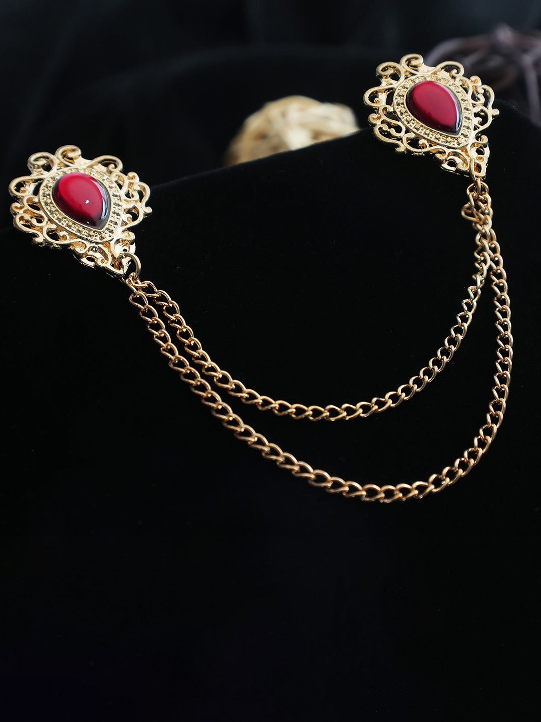 

Kavove Men Brooch, Gold