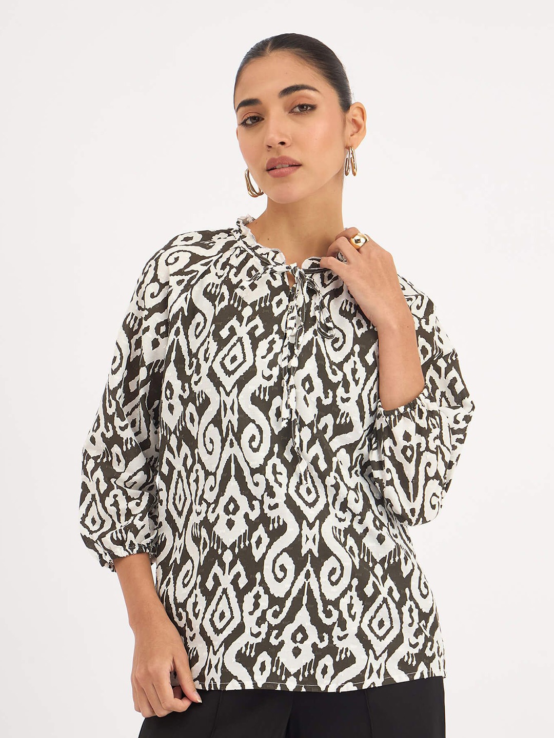 

SALT ATTIRE Women Geometric Print Tie-Up Neck Top, White