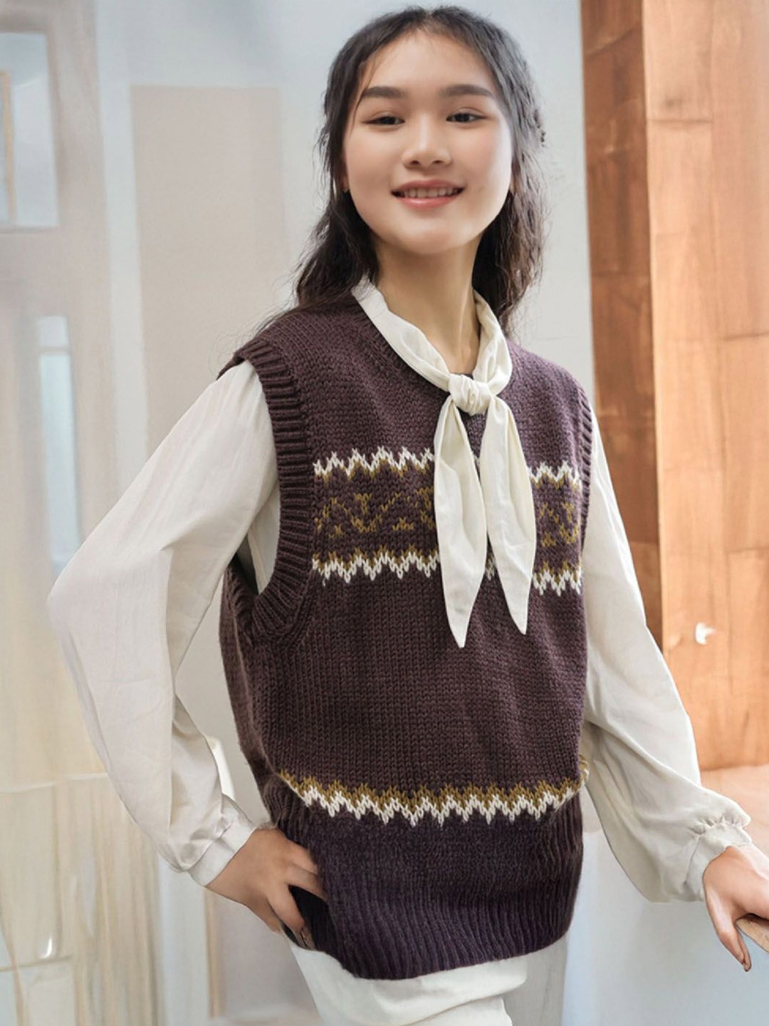 

StyleCast Women Printed Sweater Vest, Coffee brown