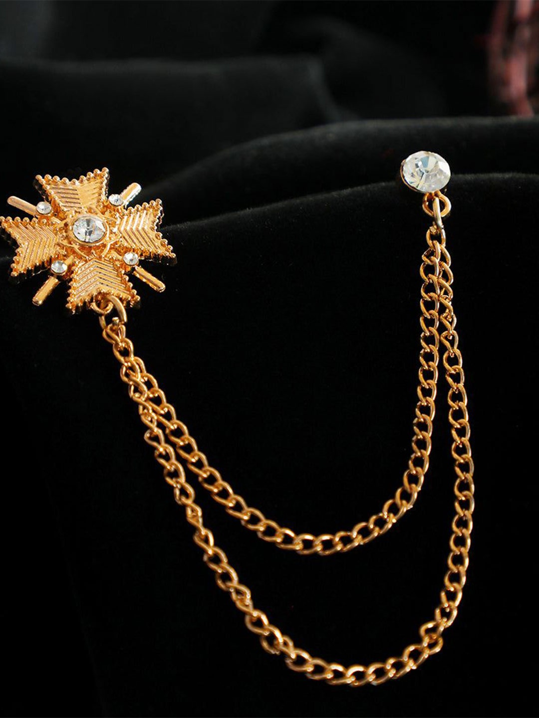 

Kavove Men Brooch, Gold