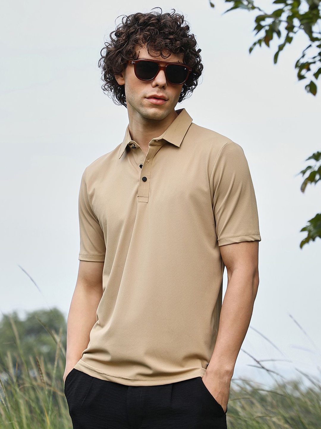 

Campus Sutra Men Polo Collar Raw Edge T-shirt, Beige