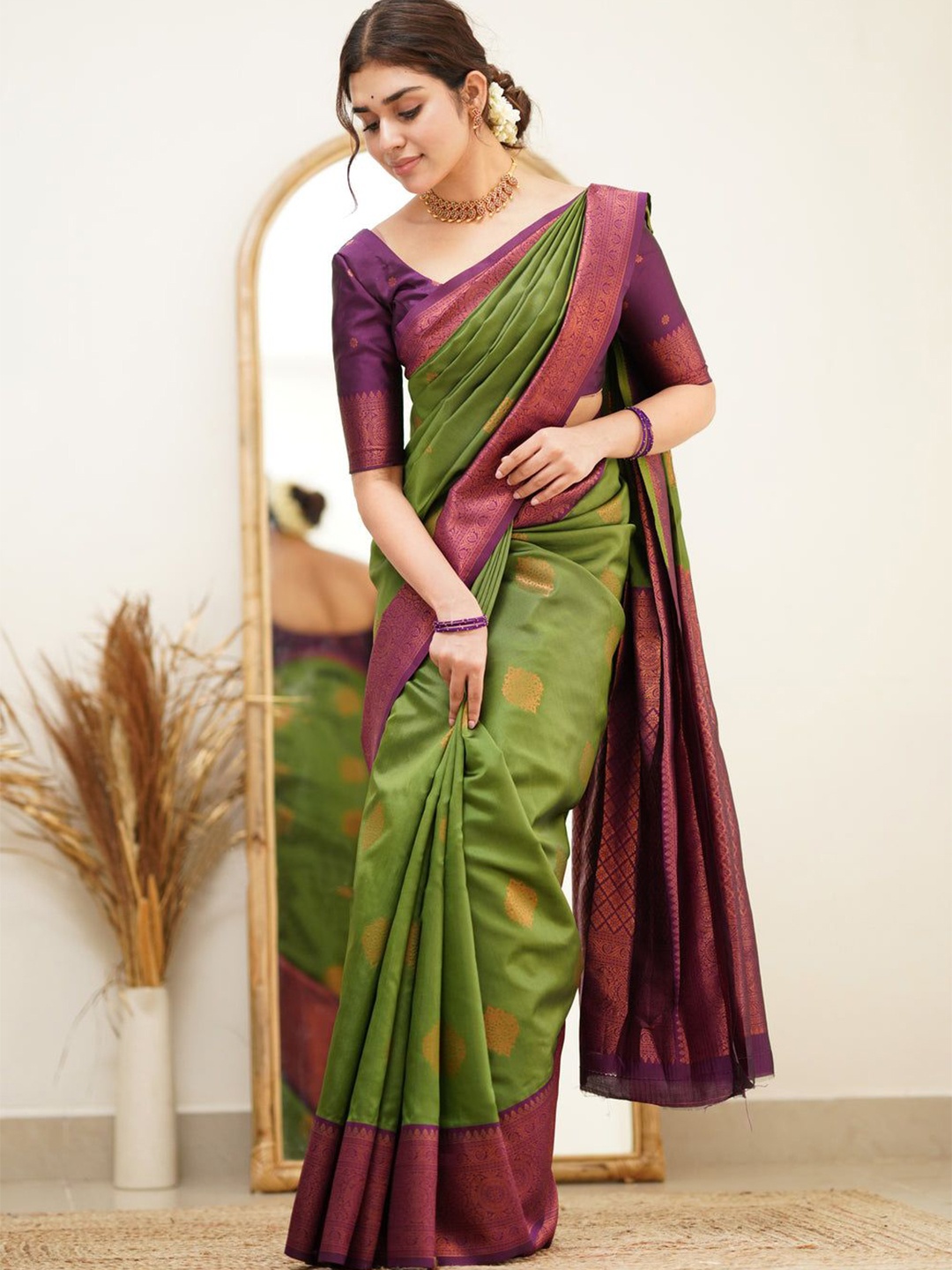 

Wuxi Woven Design Zari Pure Silk Banarasi Saree, Olive