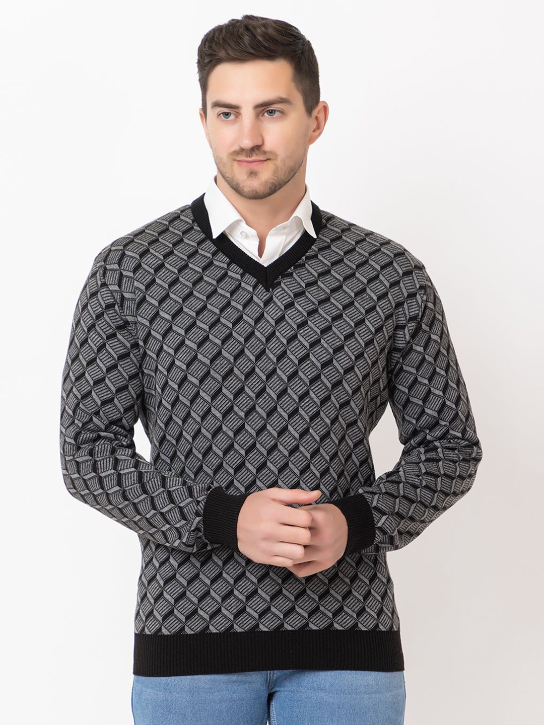 

BeriBlu Men Printed Pullover, Grey