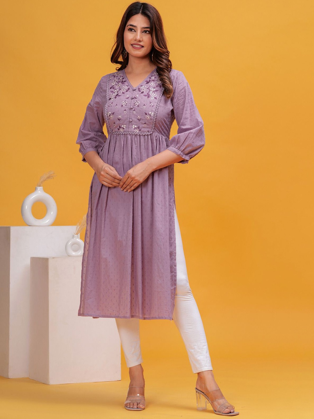 

SARAI CREATIONS Women Yoke Design Dobby Kurta, Lavender
