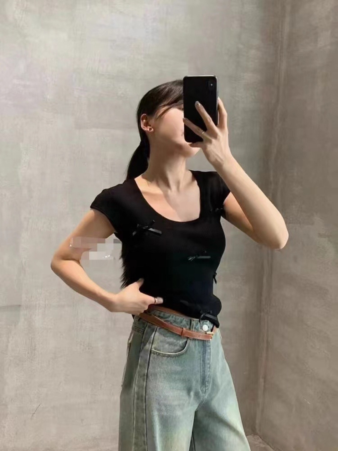 

KPOP Women Scoop Neck Short Sleeves Fitted Top, Black