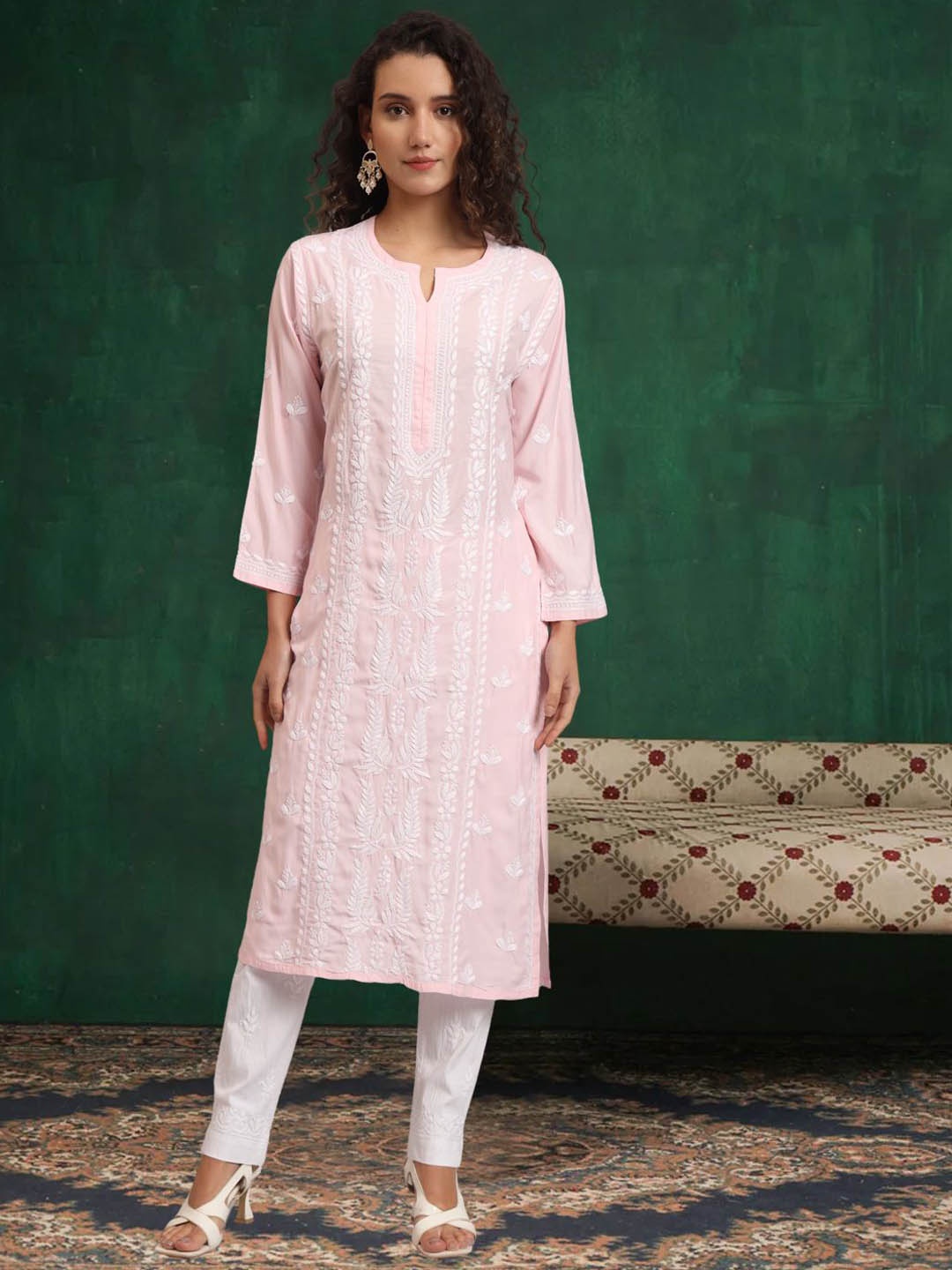 

PARAMOUNT CHIKAN Women Ethnic Motifs Embroidered Chikankari Floral Kurta, Pink