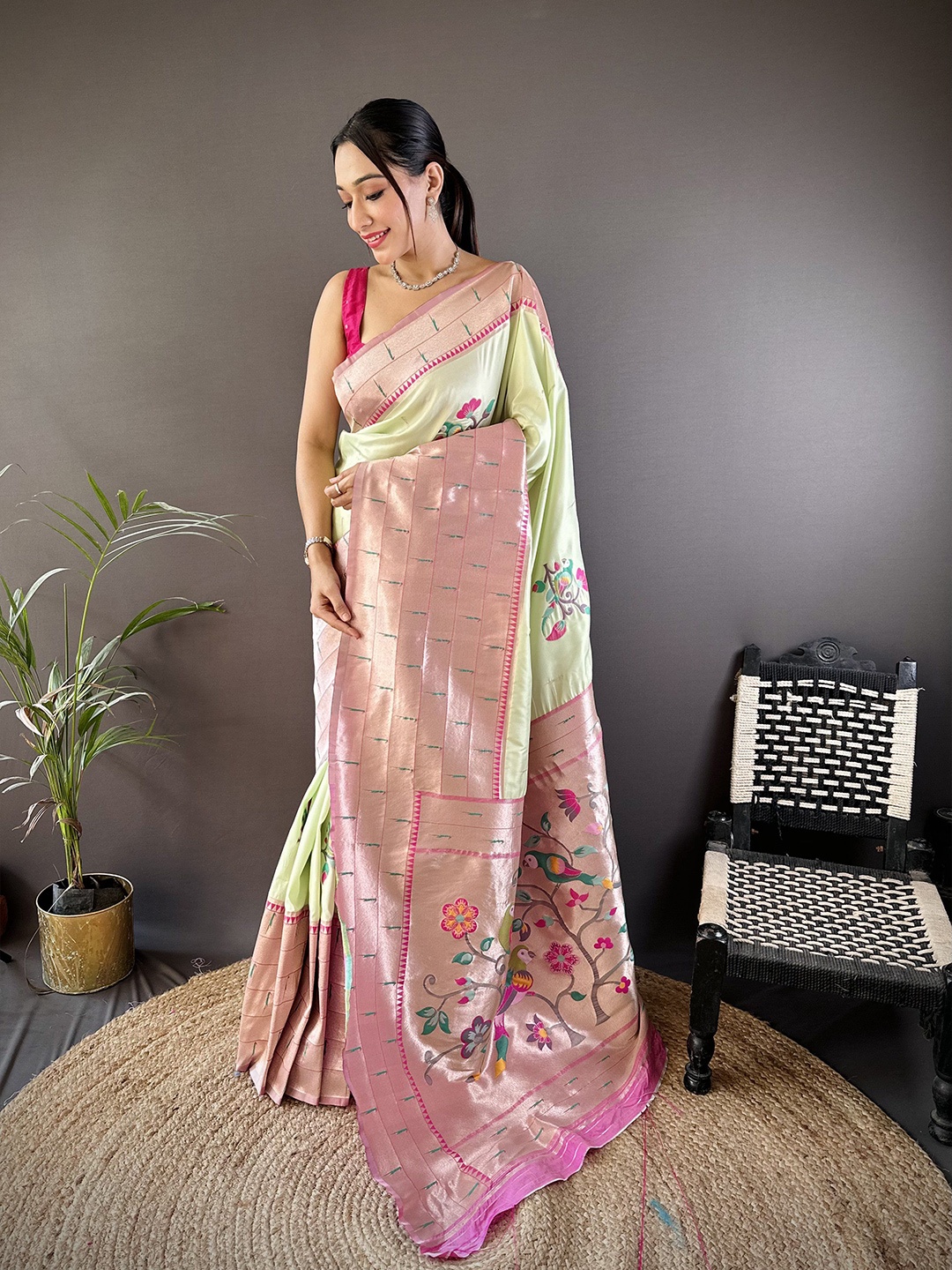 

Panzora Woven Design Zari Silk Blend Paithani Saree, Green