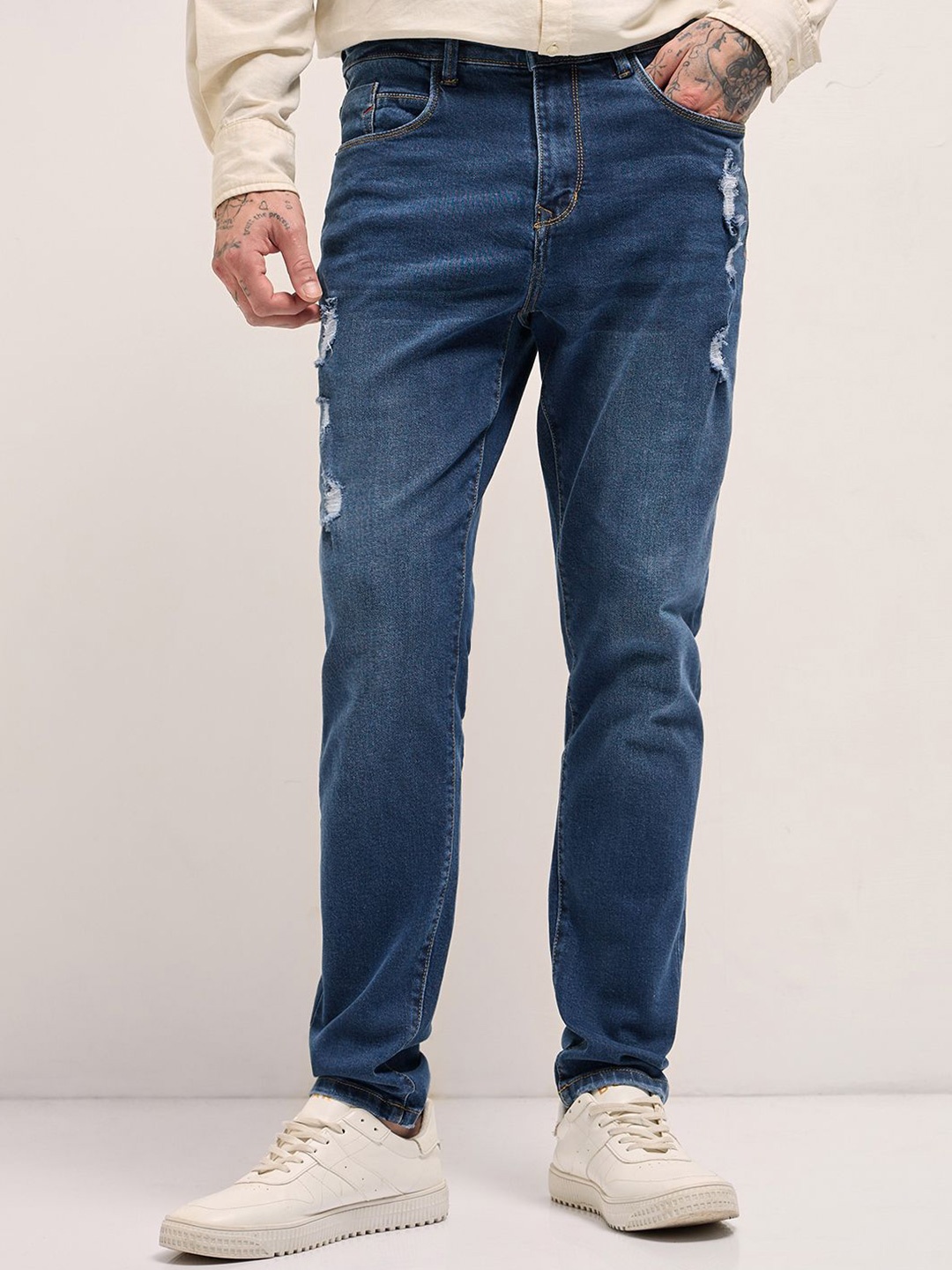 

THE BEAR HOUSE Men Slim Fit Mildly Distressed Stretchable Jeans, Blue