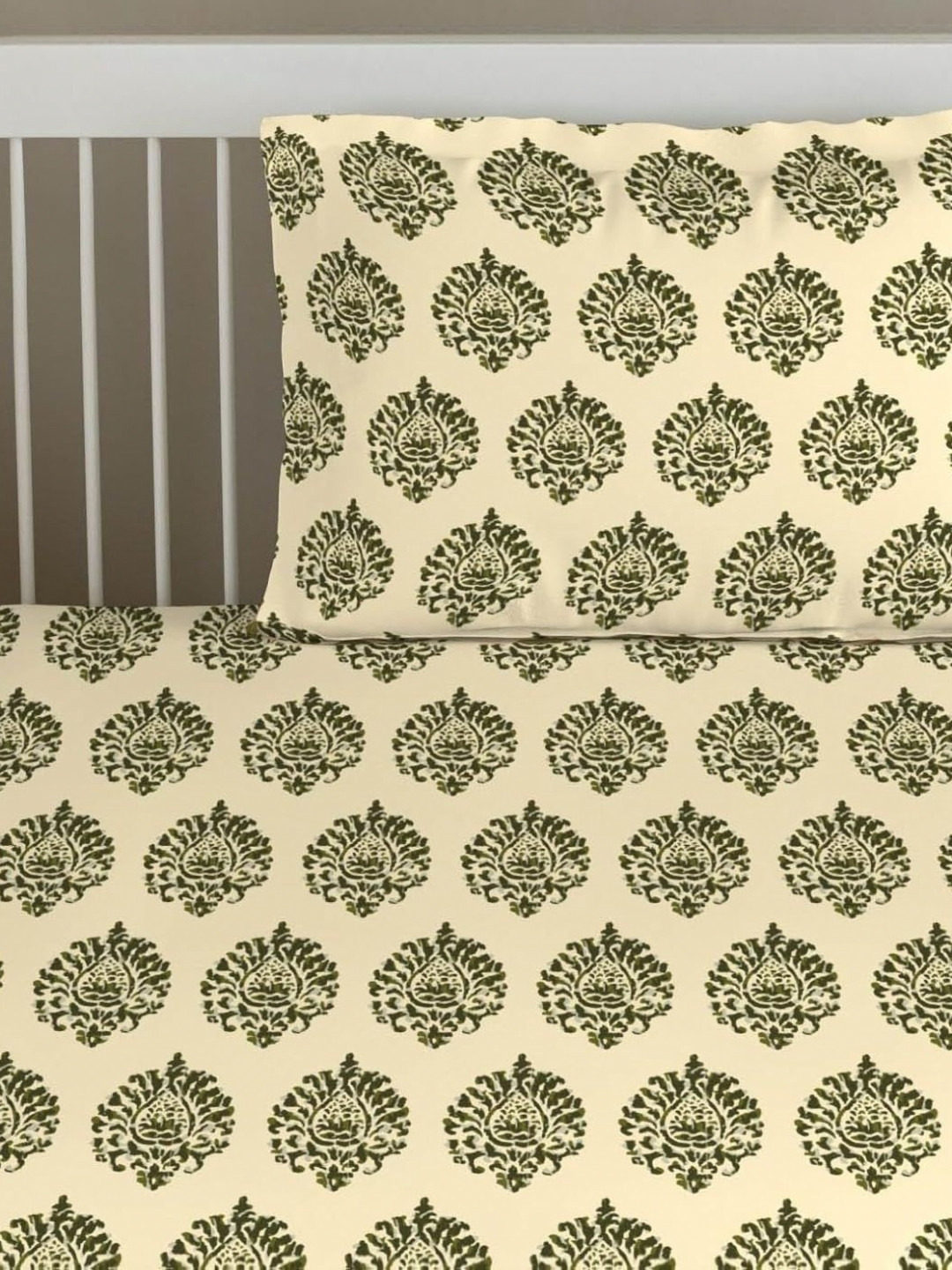 

Trance Home Linen Green Ethnic Motifs 200 TC Cotton Single Bedsheet Set 1.52m x 2.54m