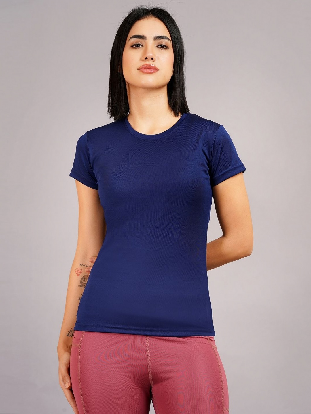 

NEVER LOSE Women Solid Compression Fit Soft Seamless Yoga T-shirt, Navy blue