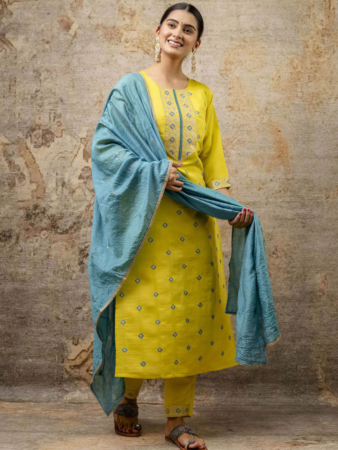 

VredeVogel Women Floral Embroidered Regular Kurta with Trousers & With Dupatta, Yellow