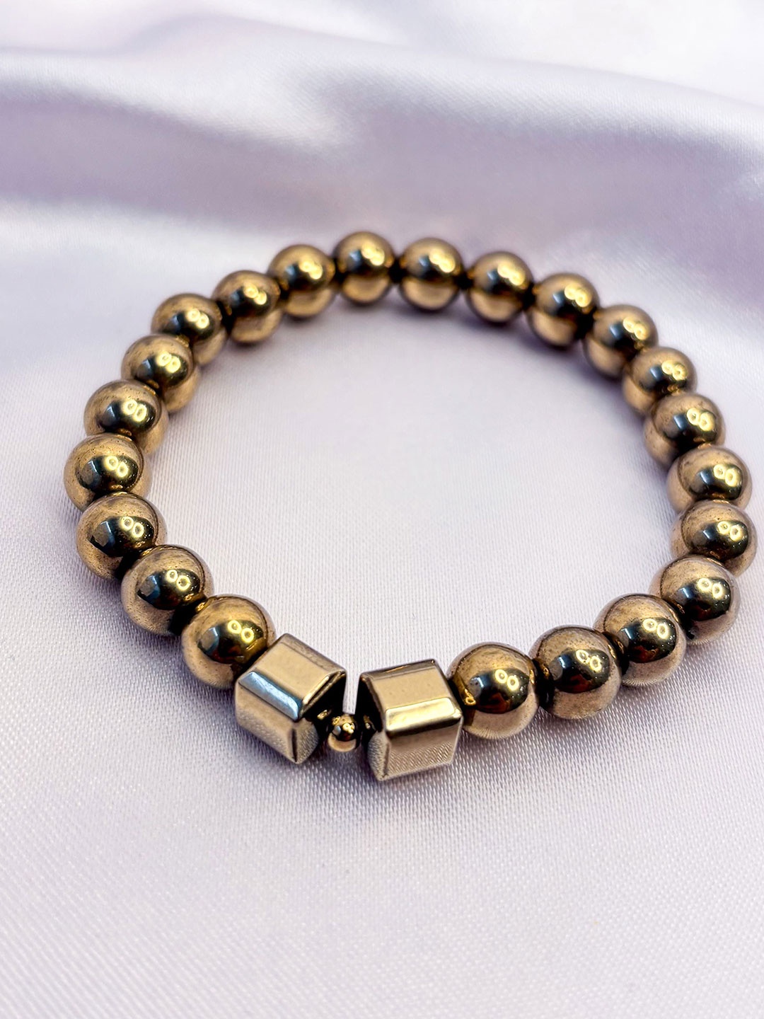 

Astrotalk Men Money Magnet Bracelet, Gold