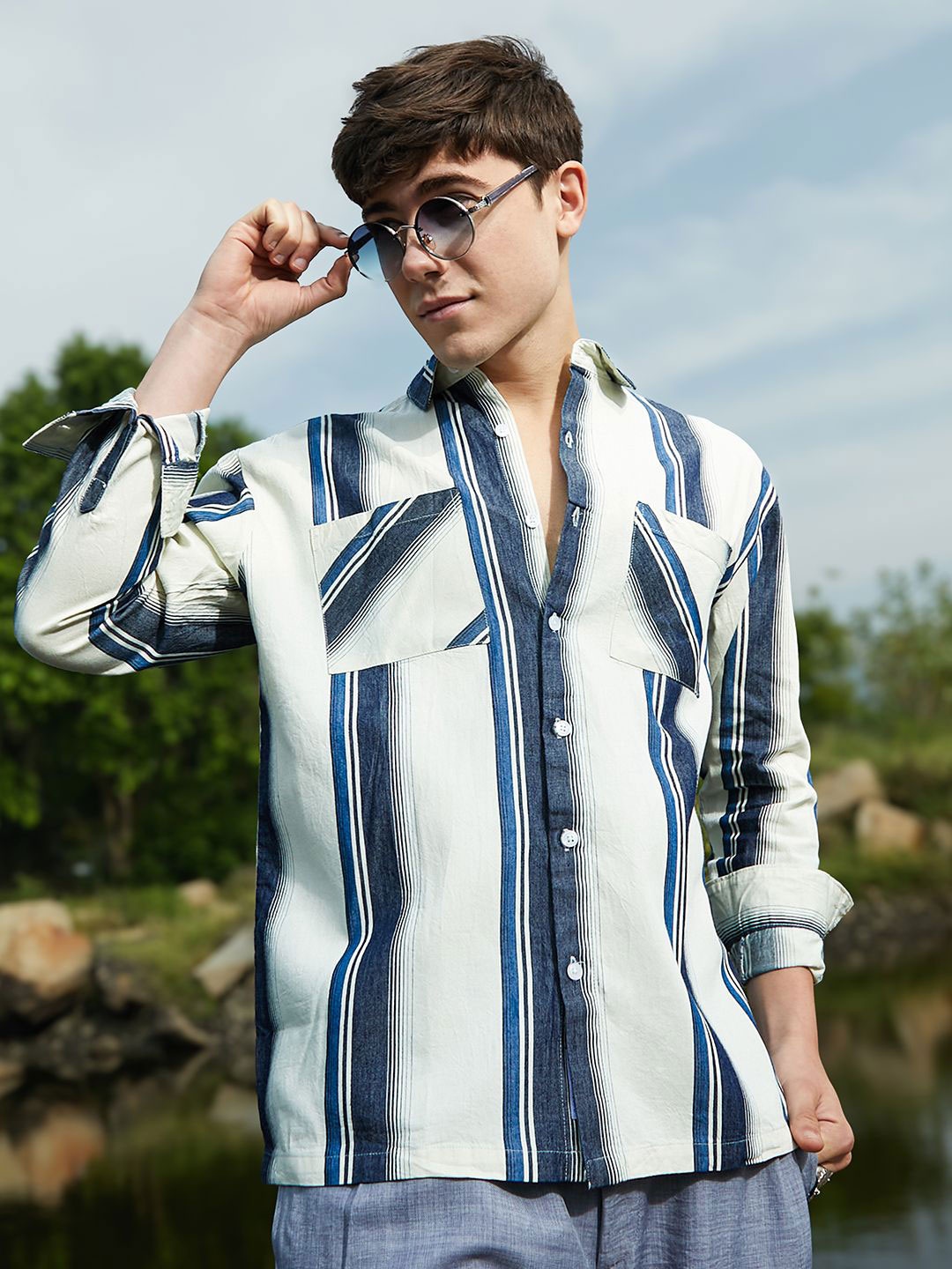 

Campus Sutra Men Comfort Multi Stripes Opaque Striped Casual Shirt