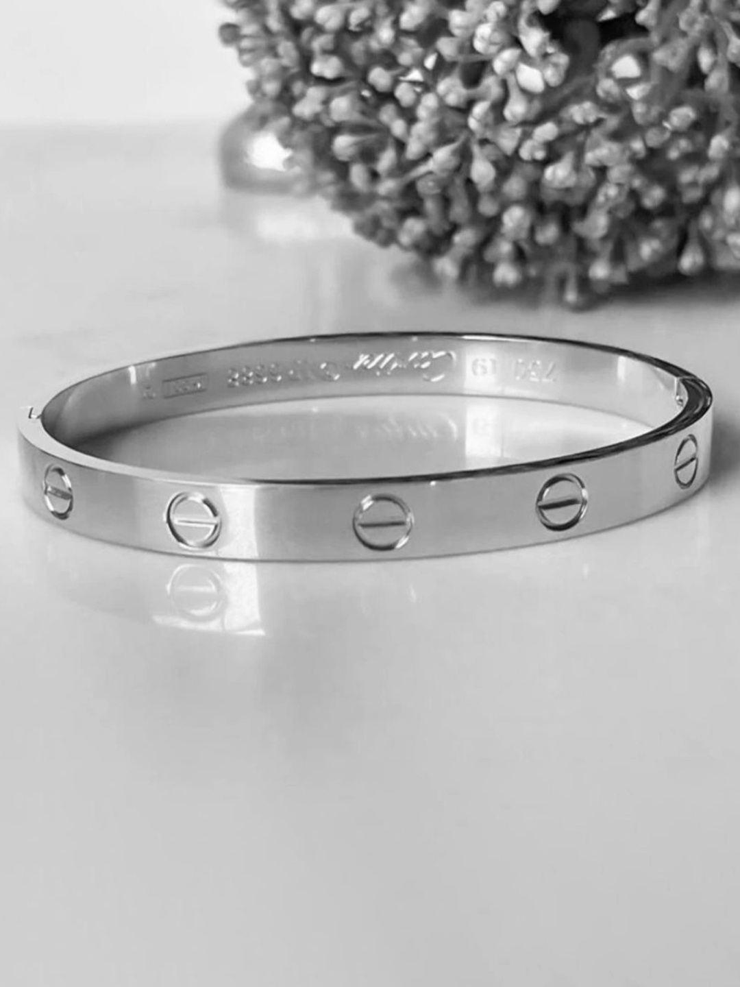 

V FASHION JEWELLERY Silver-Plated Stainless Steel Bracelet