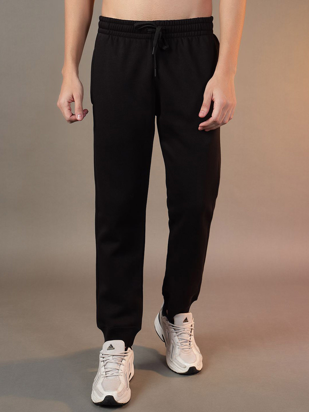 

FCK GOLD Men Mid Rise Joggers, Black