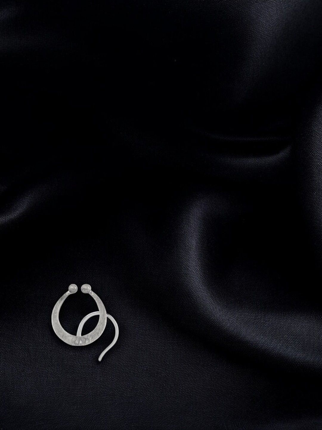 

Sangria 925 Sterling Silver Crescent Moon Stud Nosepin