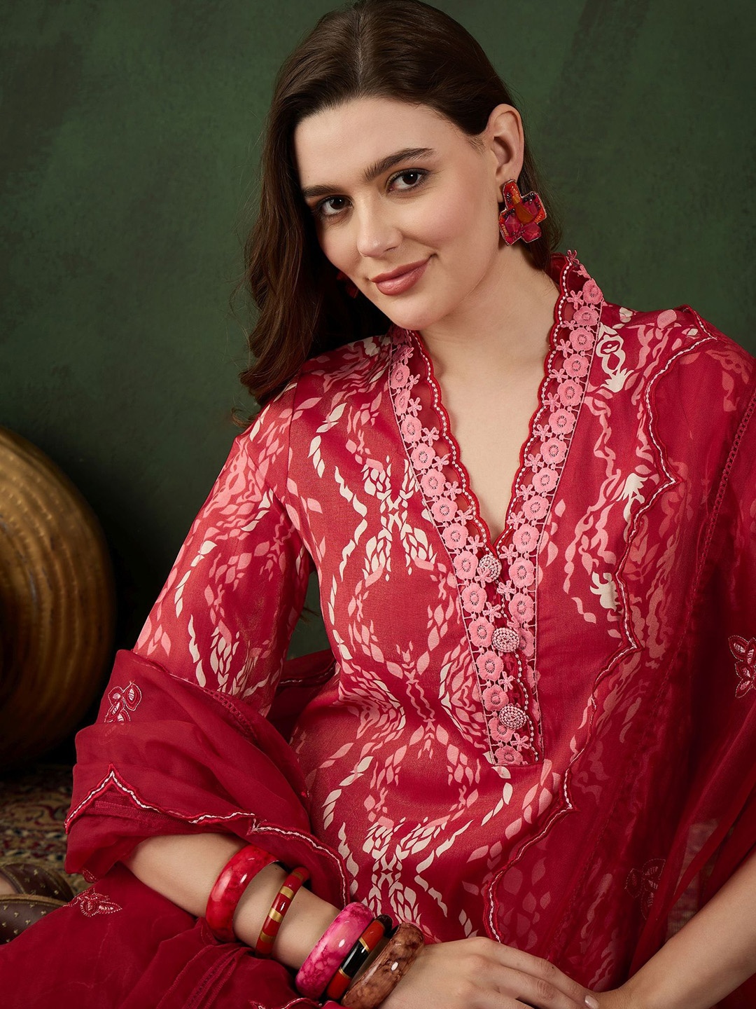 

Sangria Printed Kurta & Trouser With Dupatta, Red