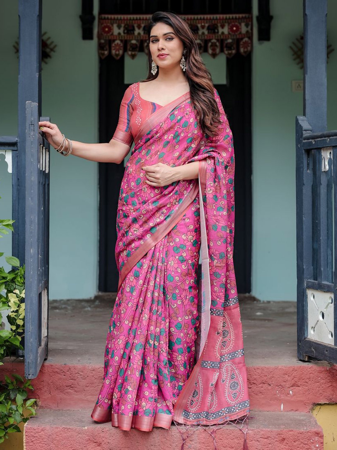 

VEERAX Floral Printed Pure Linen Banarasi Saree, Pink