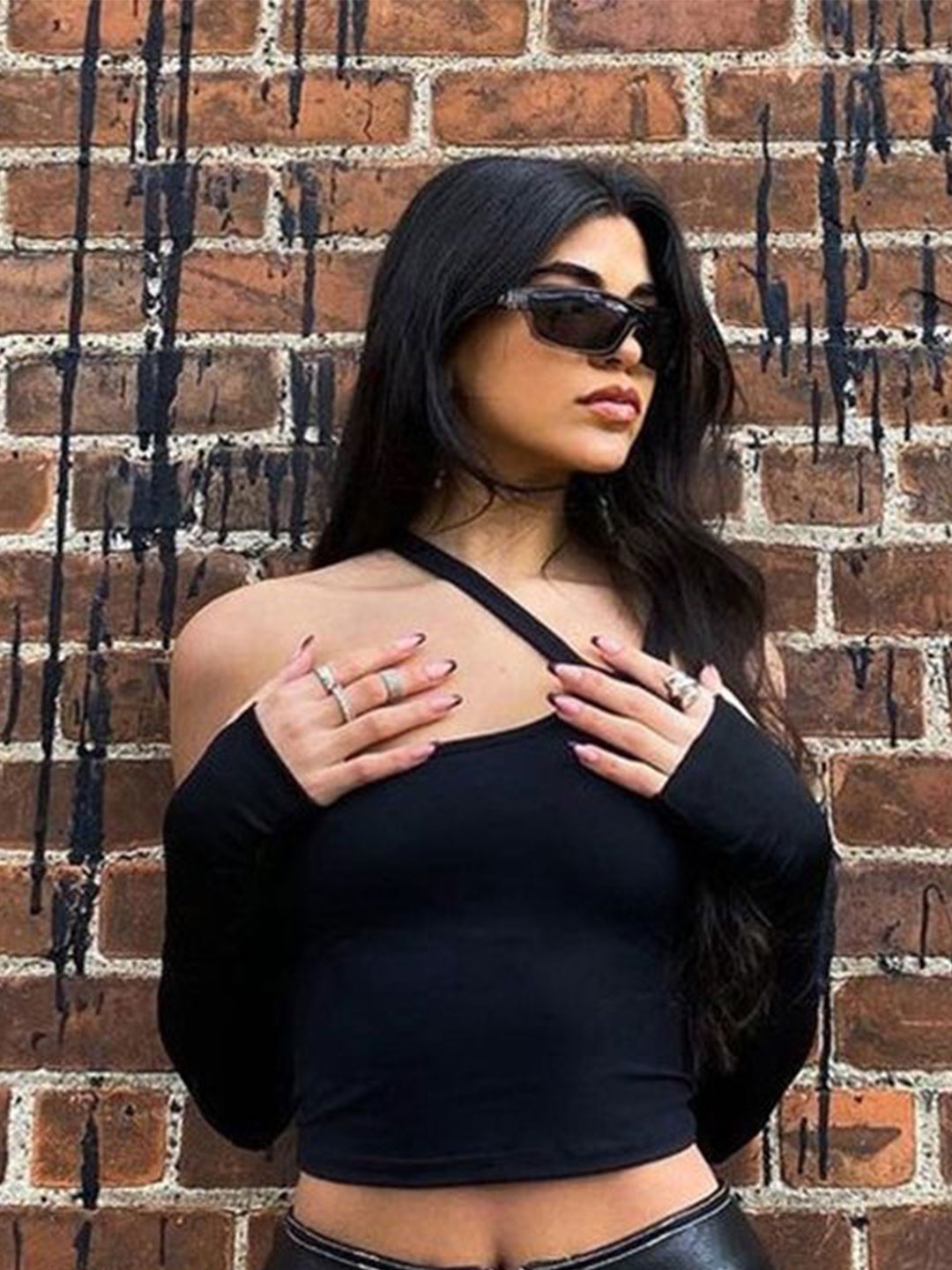 

LULU & SKY Crop Top, Black
