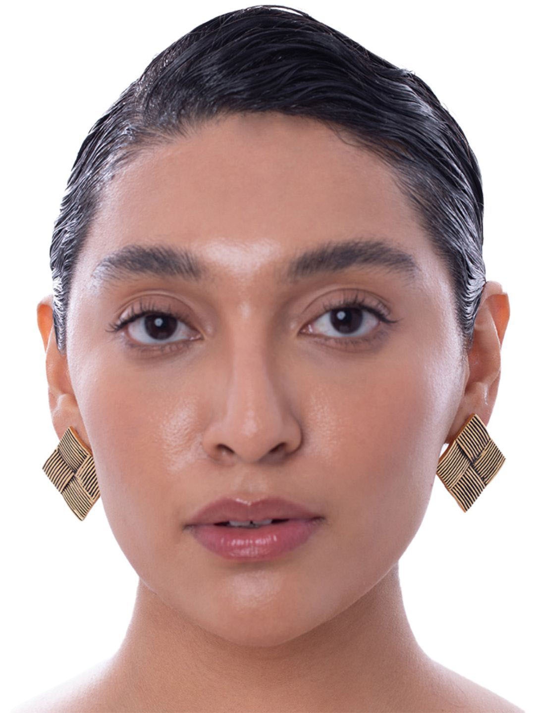 

Ethnic Andaz Square Studs Earrings, Gold