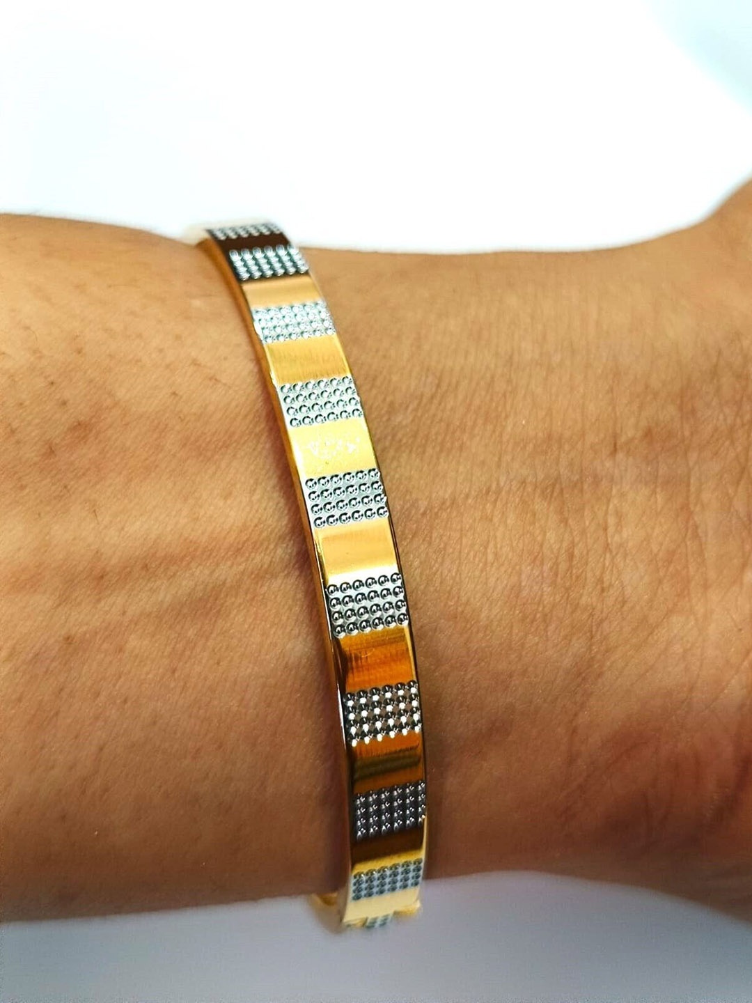 

V FASHION JEWELLERY Women Gold-Plated Kada Bracelet
