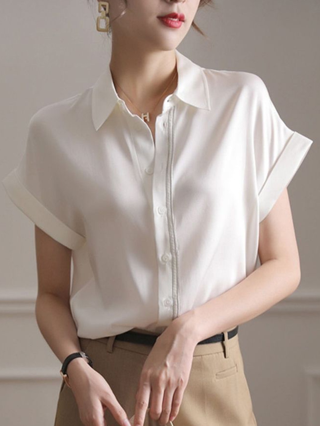 

LULU & SKY Extended Sleeves Shirt Style Top, White