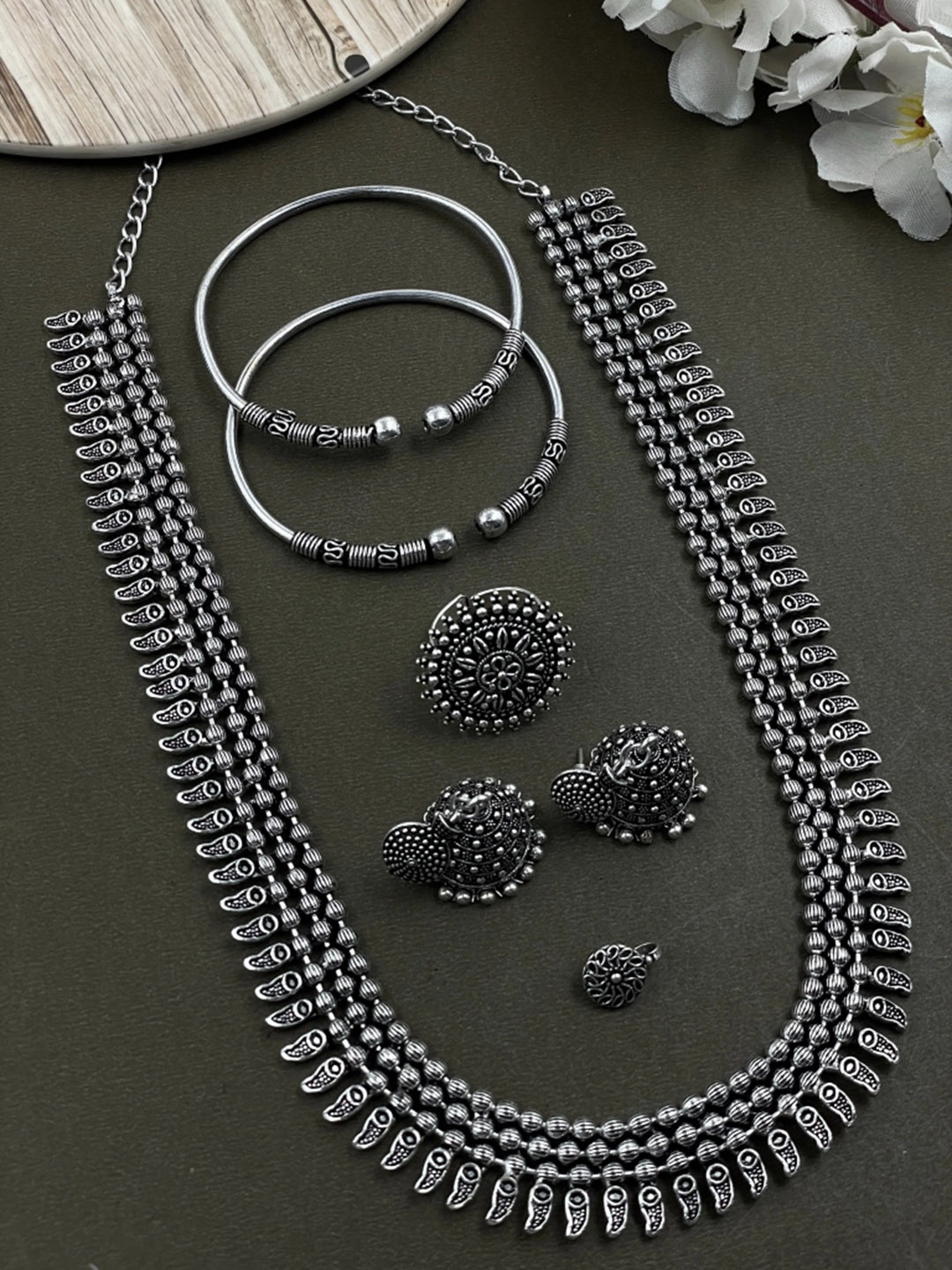 

NAMAN ARTS Soumya Silver-Plated Oxidised Necklace Jewellery Set