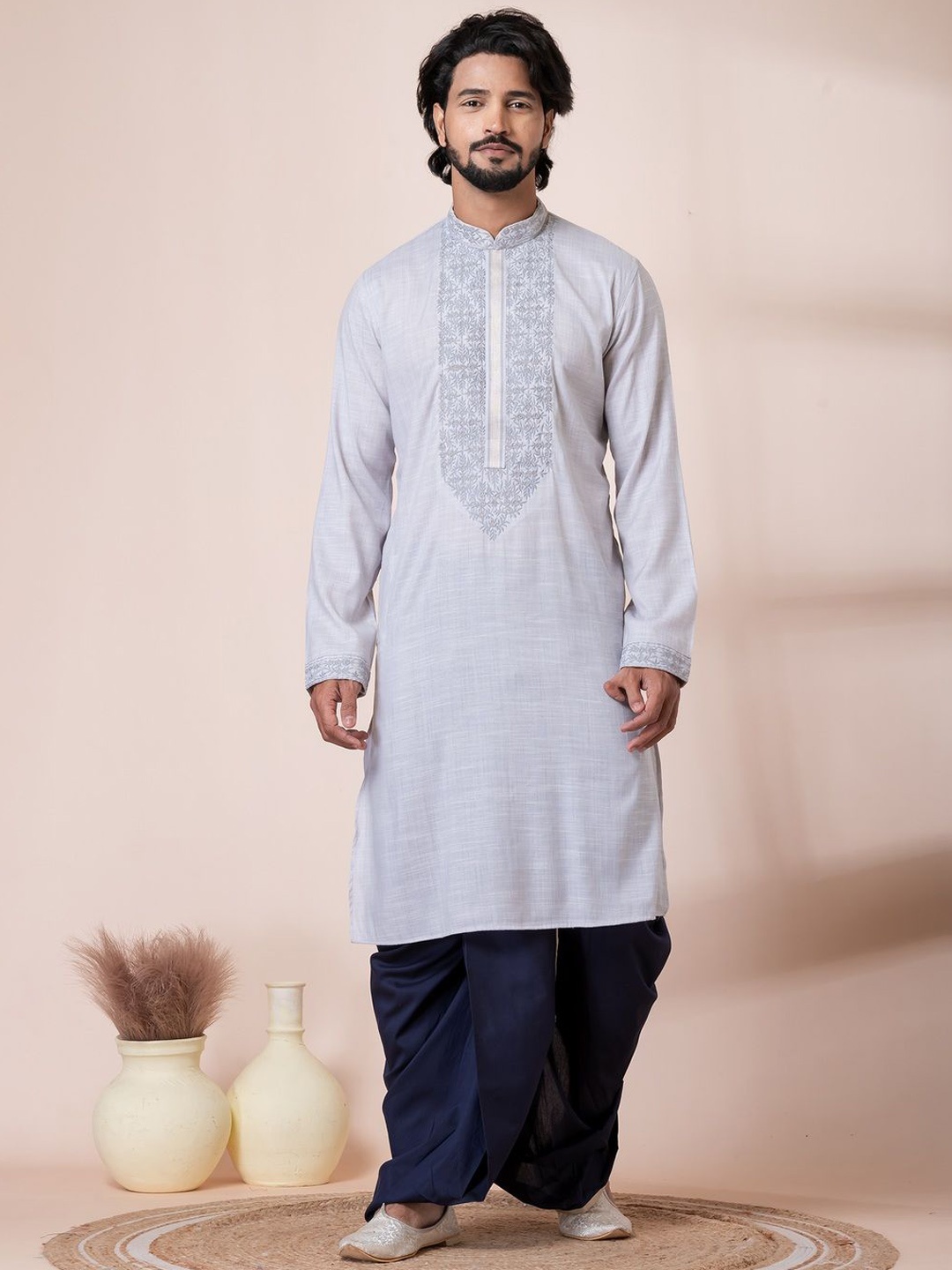 

HU - Handcrafted Uniquely Men Yoke Design Kurta, Grey