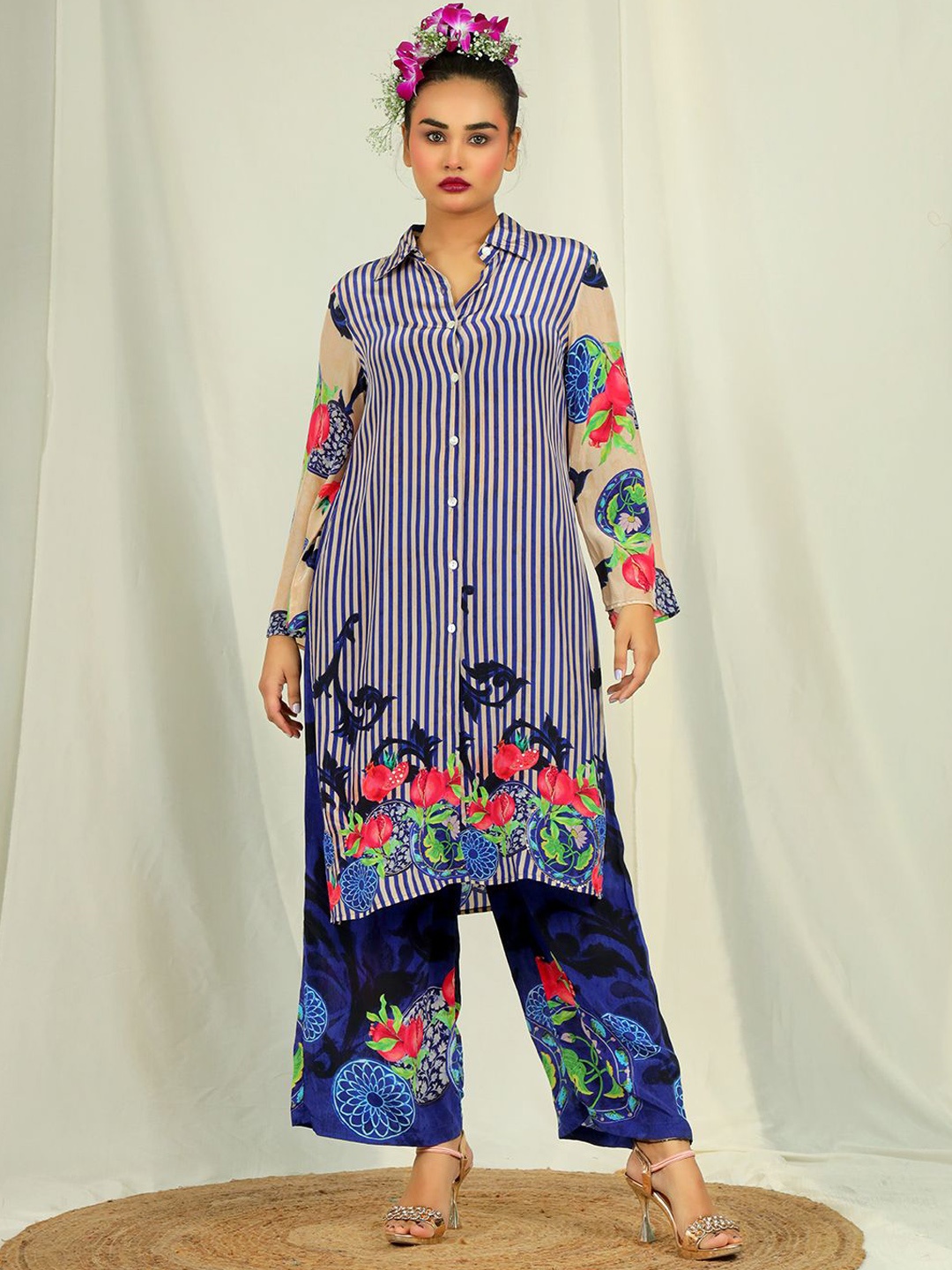 

EARTH O FAB Pottery Print With Pomegranate Top With Palazzos Co-Ords, Blue