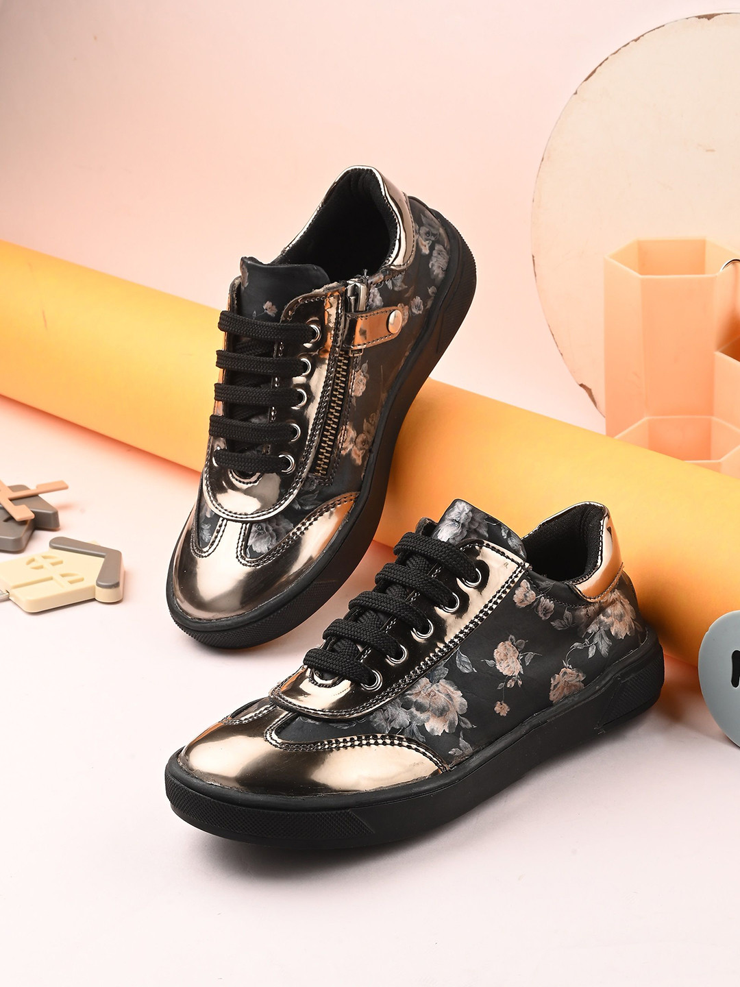 

CARLO ROMANO Unisex Kids Printed Sneakers, Black