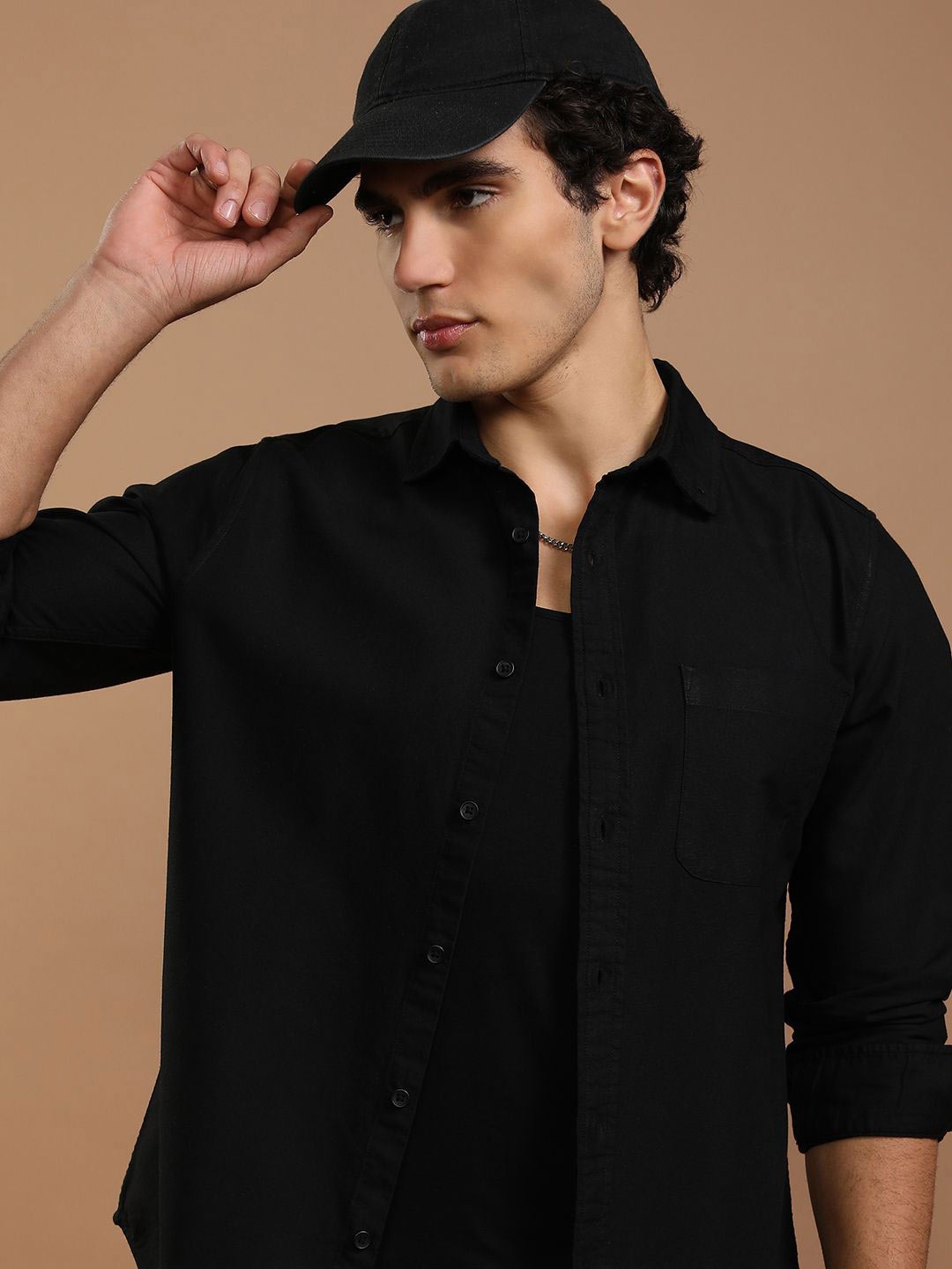 

HIGHLANDER Men Slim Fit Opaque Casual Shirt, Black