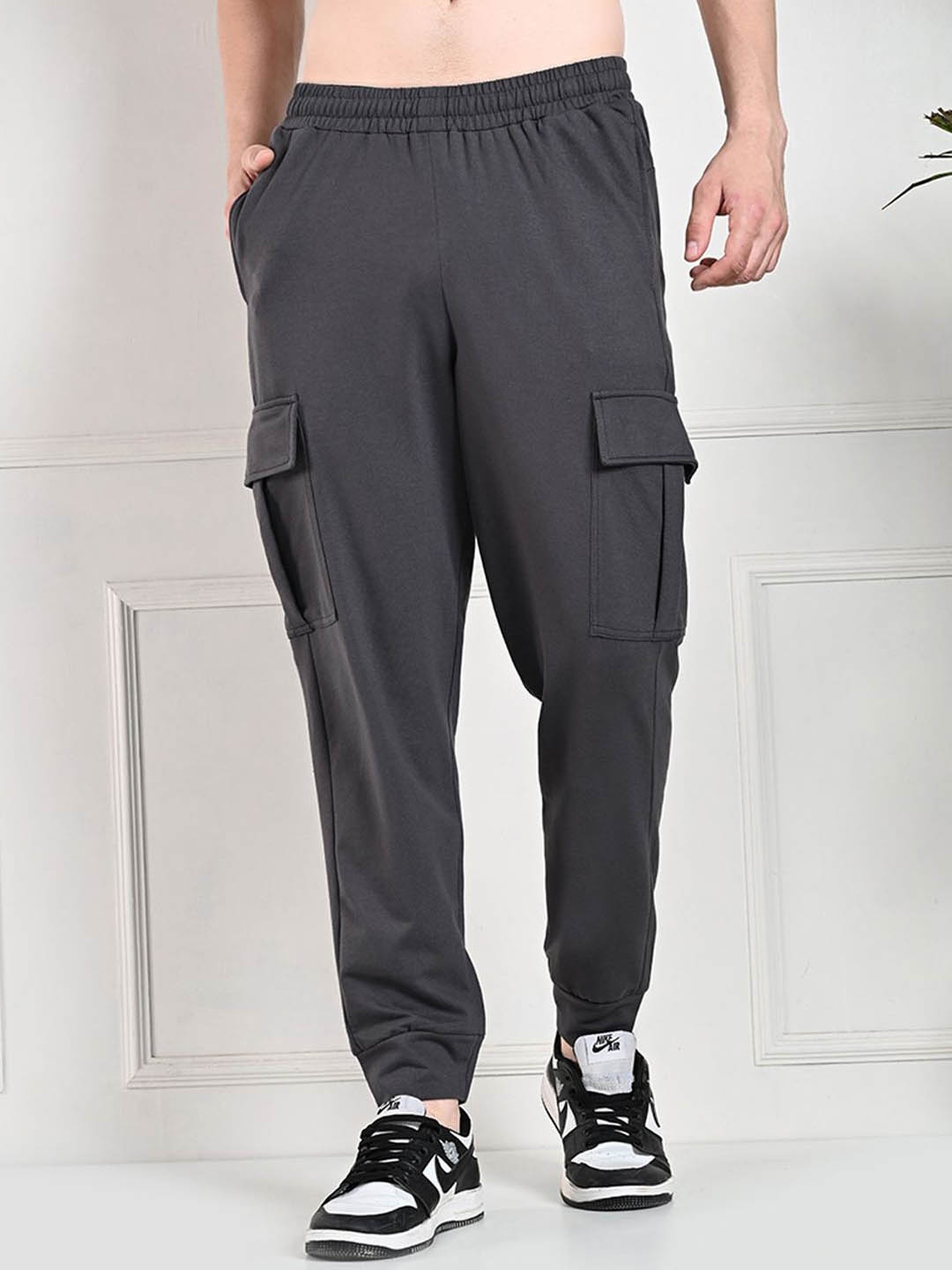 

FITINC Men Relaxed Fit Mid Rise Jogger, Charcoal