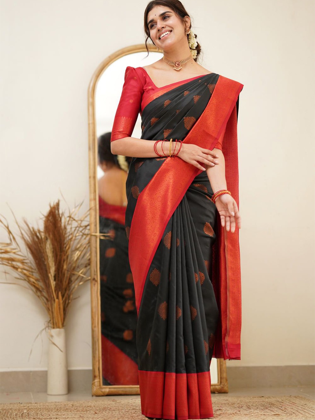 

Wuxi Woven Design Pure Silk Banarasi Saree, Black