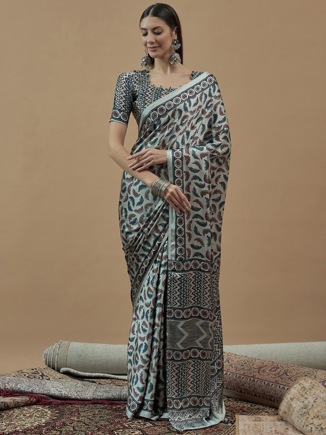 

Anouk Bagh Poly Crepe Block Print Saree, Grey