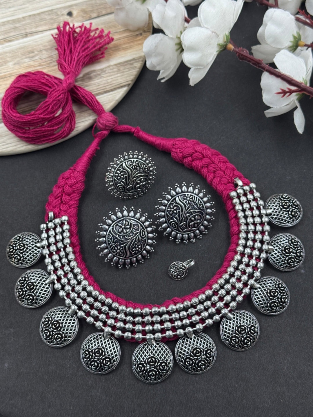 

NAMAN ARTS Hiya Threaded Silver-Plated Oxidised Necklace Jewellery Set