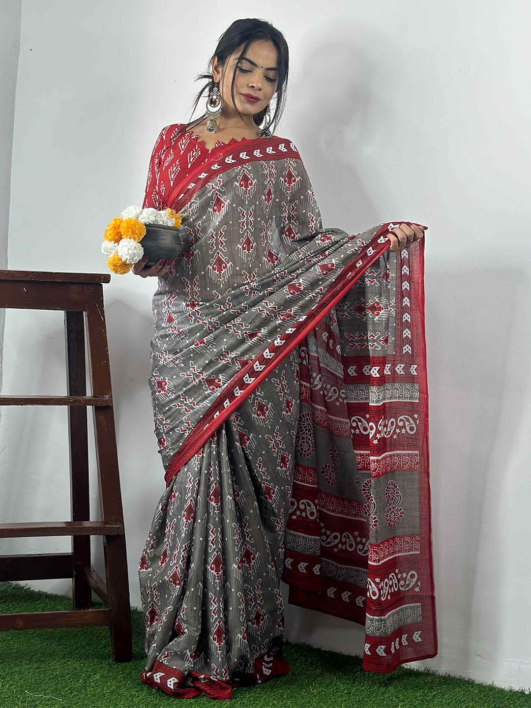 

HERE&NOW Ethnic Motifs Pure Cotton Bagru Saree, Grey
