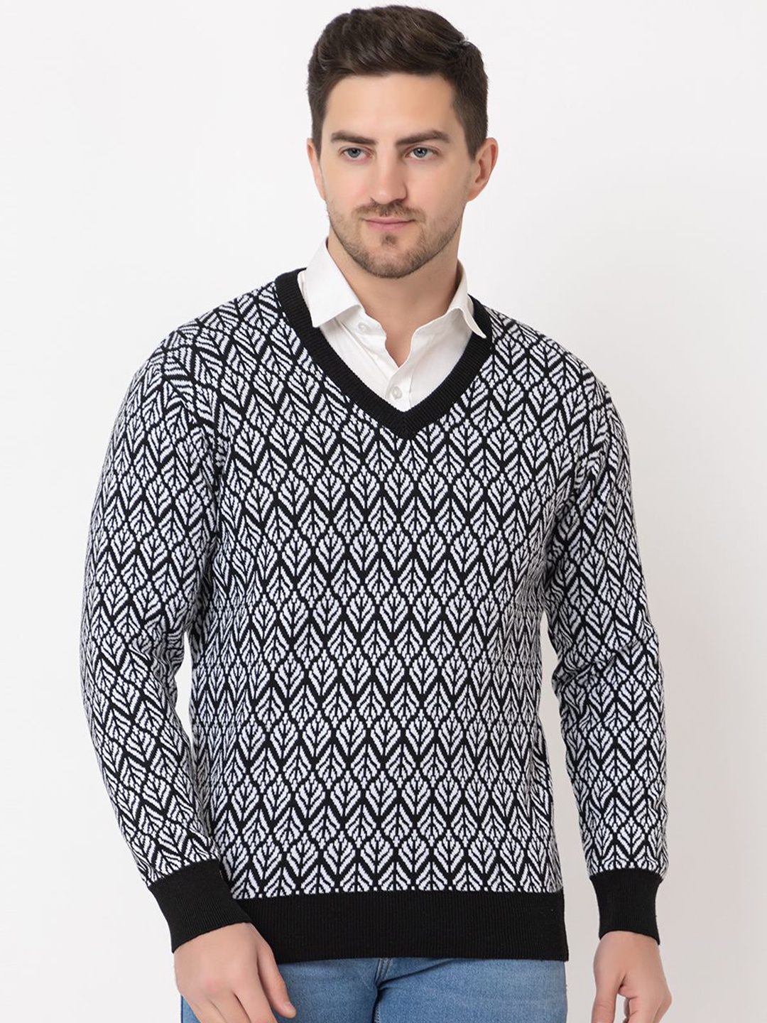 

BeriBlu Men Printed Pullover, White