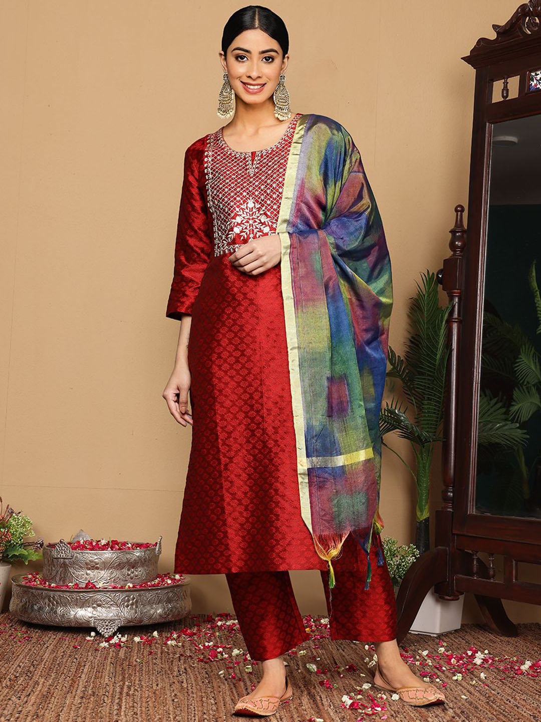 

Varanga Women Ethnic Motifs Embroidered Regular Gotta Patti Kurta with Trousers & With Dupatta, Maroon